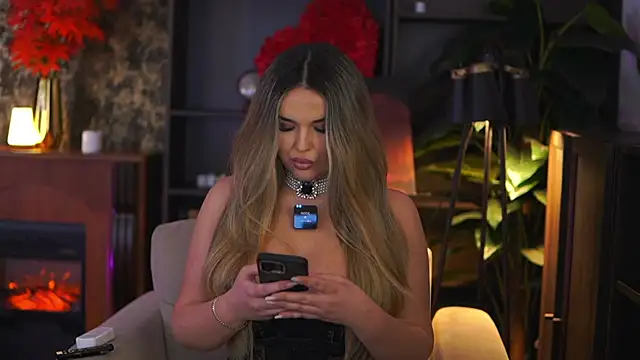 EvaSunderland online show from 04.11.26