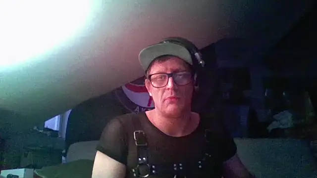 Snapshot of Bigthroaterboy chatting on 12.06.24 Bigthroaterboy online show from 12.06.24