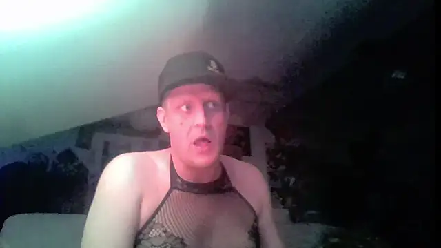 Snapshot of Bigthroaterboy chatting on 06.11.26 Bigthroaterboy online show from 06.11.26