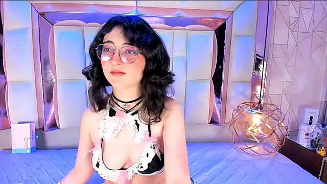 SaraMartini1 online show from 10.18.25