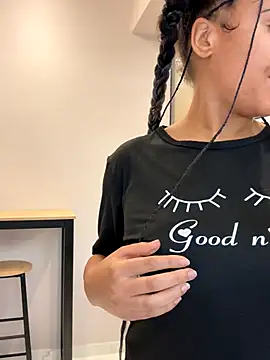 HaileyDiana online show from 11.22.25