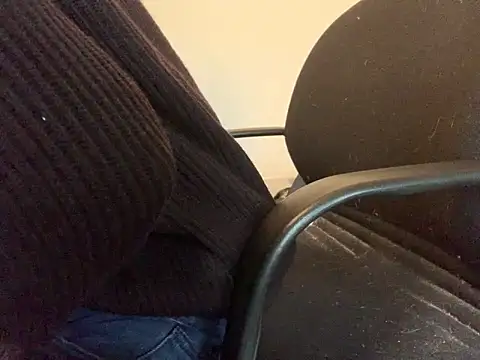 KendrickJiz online show from 12.21.25