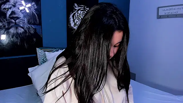 Snapshot of Liana_Bernocchi chatting on 02.10.25 Liana Bernocchi online show from 02.10.25