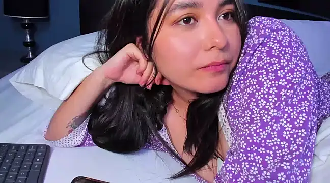 Snapshot of Liana_Bernocchi chatting on 02.13.25 Liana Bernocchi online show from 02.13.25