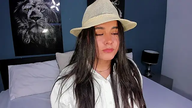 Snapshot of Liana_Bernocchi chatting on 03.06.25 Liana Bernocchi online show from 03.06.25