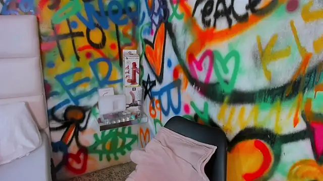 Snapshot of Liana_Bernocchi chatting on 09.12.25 Liana Bernocchi online show from 09.12.25