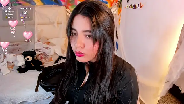 Snapshot of Liana_Bernocchi chatting on 10.26.25 Liana Bernocchi online show from 10.26.25