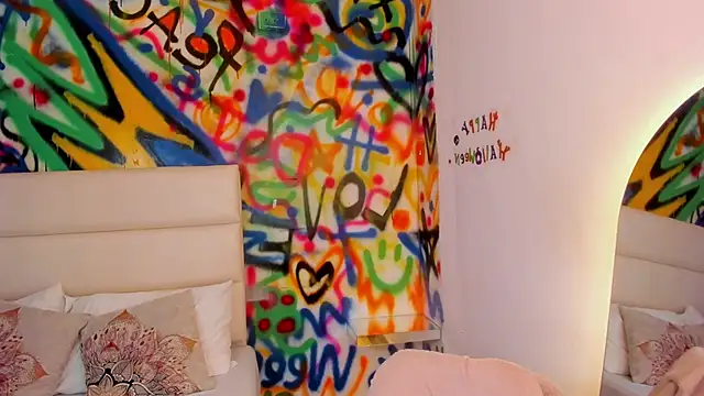 Snapshot of Liana_Bernocchi chatting on 11.06.25 Liana Bernocchi online show from 11.06.25