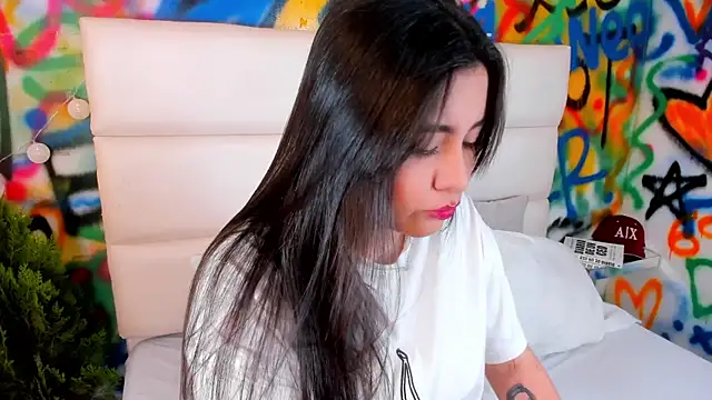 Snapshot of Liana_Bernocchi chatting on 11.20.25 Liana Bernocchi online show from 11.20.25