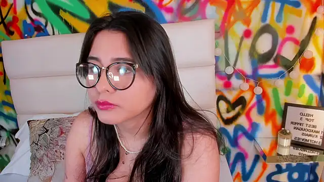 Snapshot of Liana_Bernocchi chatting on 11.23.25 Liana Bernocchi online show from 11.23.25