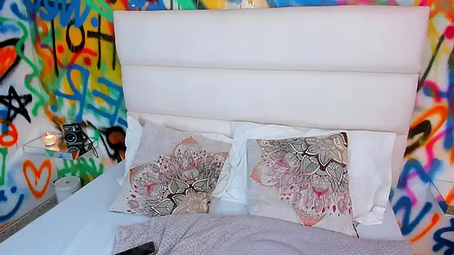 Liana Bernocchi online show from 12.20.25