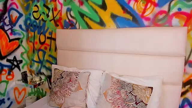 Liana Bernocchi online show from 12.22.25