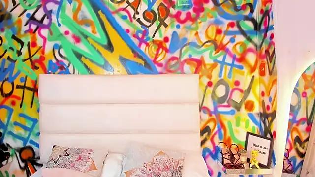 Liana Bernocchi online show from 02.05.26