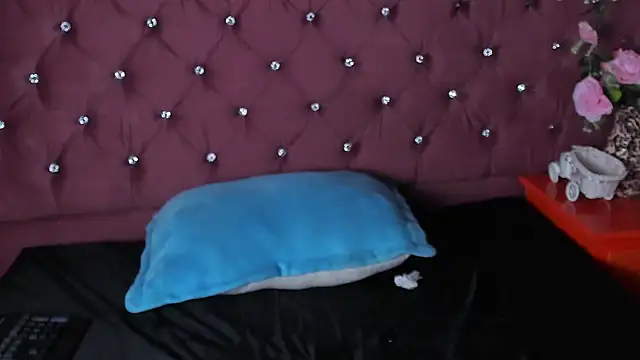 MaddyHudson online show from 03.08.25