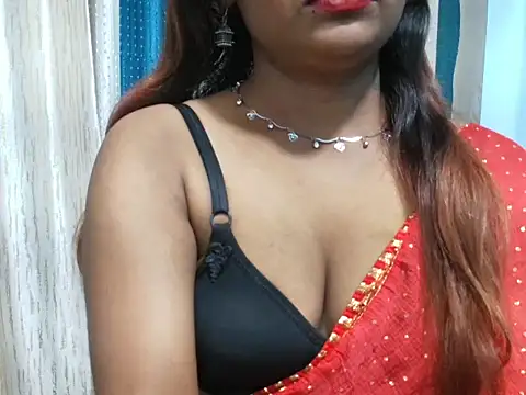 Snapshot of Mayra_baby chatting on 11.21.25 Mayra baby online show from 11.21.25