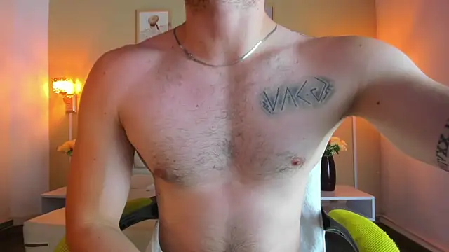 Snapshot of juan_prior chatting on 10.17.25 juan prior online show from 10.17.25