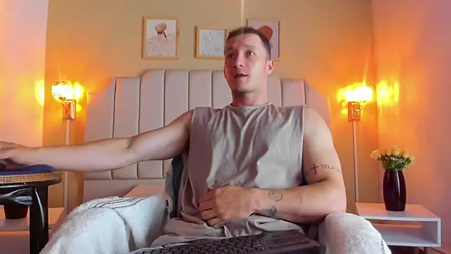 Snapshot of juan_prior chatting on 10.21.25 juan prior online show from 10.21.25