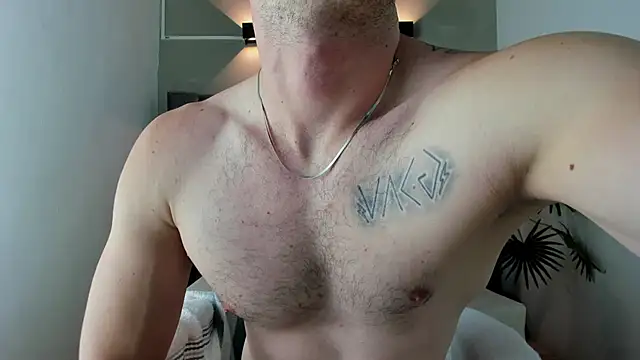 Snapshot of juan_prior chatting on 10.23.25 juan prior online show from 10.23.25