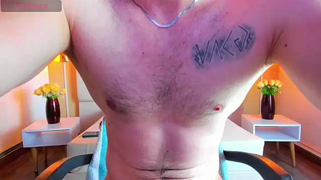 Snapshot of juan_prior chatting on 10.25.25 juan prior online show from 10.25.25