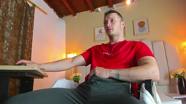 Snapshot of juan_prior chatting on 11.13.25 juan prior online show from 11.13.25