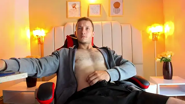 Snapshot of juan_prior chatting on 11.24.25 juan prior online show from 11.24.25