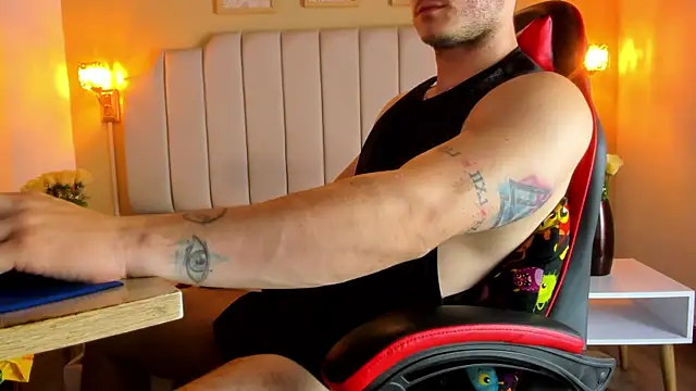 Snapshot of juan_prior chatting on 11.29.25 juan prior online show from 11.29.25