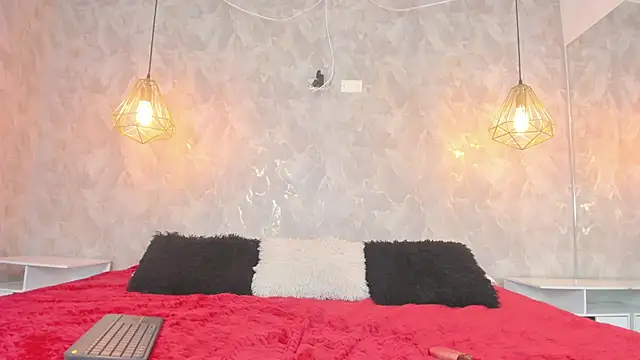 Snapshot of leigh-angels chatting on 02.11.26 leigh-angels online show from 02.11.26