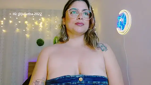 Juliietha servas online show from 03.10.26