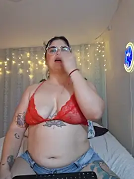 Juliietha servas online show from 05.18.26