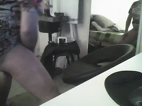 Snapshot of oopsxx chatting on 02.20.25 oopsxx online show from 02.20.25