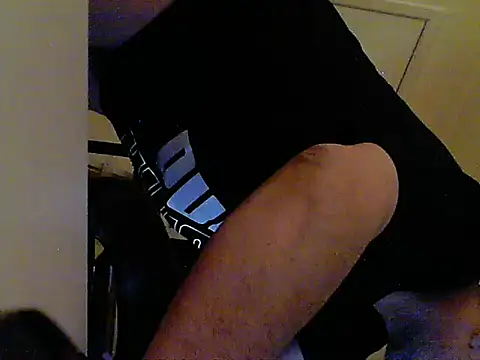 Snapshot of oopsxx chatting on 02.27.25 oopsxx online show from 02.27.25