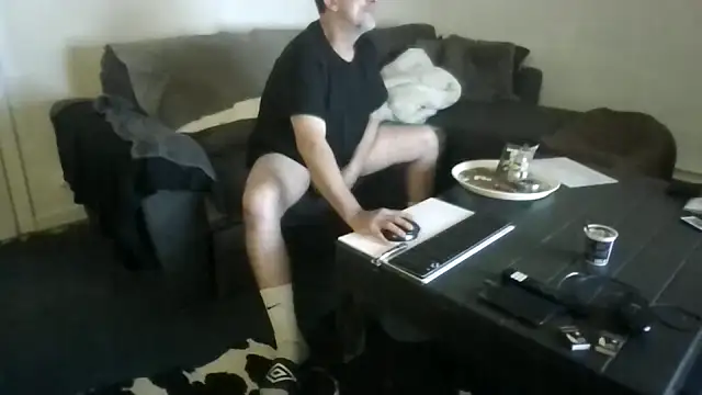 Snapshot of oopsxx chatting on 11.06.25 oopsxx online show from 11.06.25