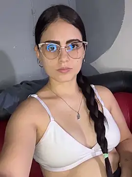 Snapshot of Azuna25 chatting on 02.13.26 Azuna25 online show from 02.13.26