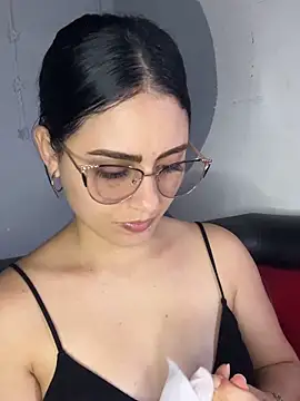 Snapshot of Azuna25 chatting on 02.24.26 Azuna25 online show from 02.24.26