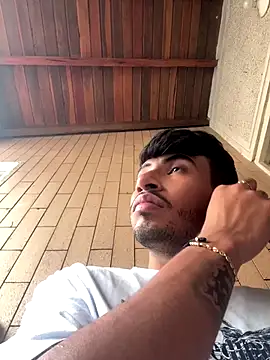 tom thick online show from 01.08.26