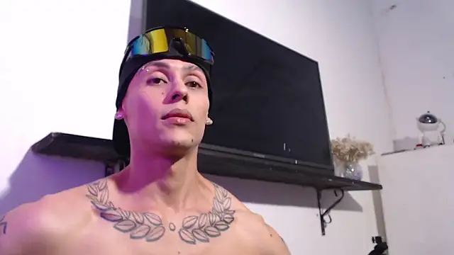 Snapshot of bix_couples chatting on 11.08.25 bix couples online show from 11.08.25