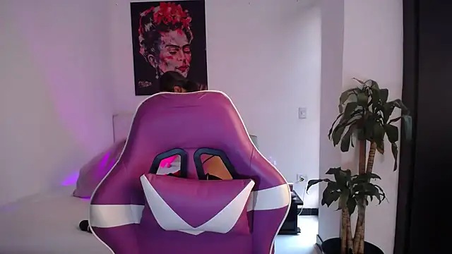 Snapshot of esmeraldaa230 chatting on 02.20.26 esmeraldaa230 online show from 02.20.26