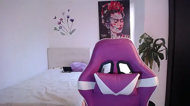 Snapshot of esmeraldaa230 chatting on 03.03.26 esmeraldaa230 online show from 03.03.26