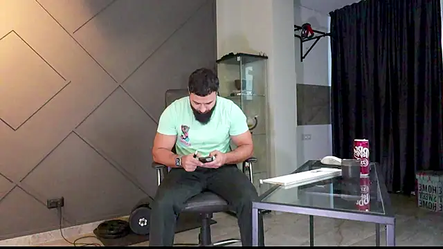Snapshot of mattmasterss chatting on 01.16.25 mattmasterss online show from 01.16.25