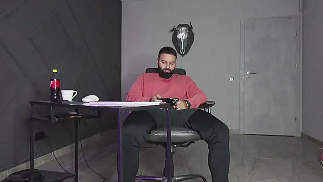 Snapshot of mattmasterss chatting on 10.31.25 mattmasterss online show from 10.31.25