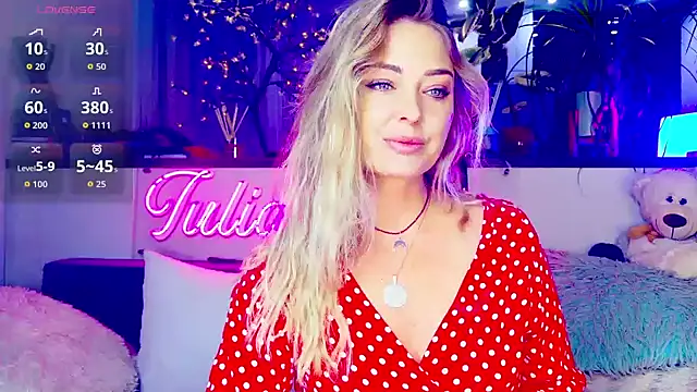 Snapshot of _JuliaSpace_ chatting on 09.28.25 JuliaSpace online show from 09.28.25