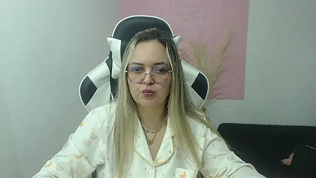 Snapshot of samy_vsn chatting on 05.30.26 samy vsn online show from 05.30.26