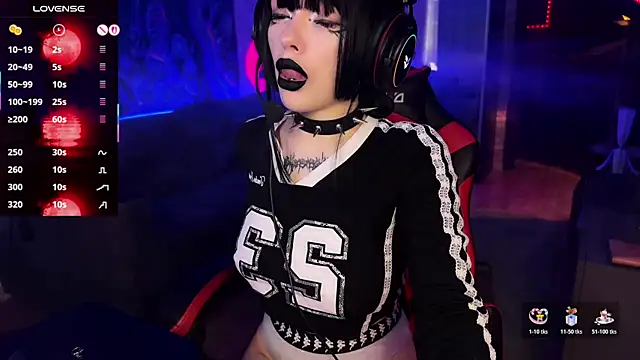 Eva-miller1 online show from 10.21.25