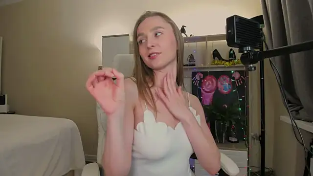 CharlotteWells online show from 01.03.25