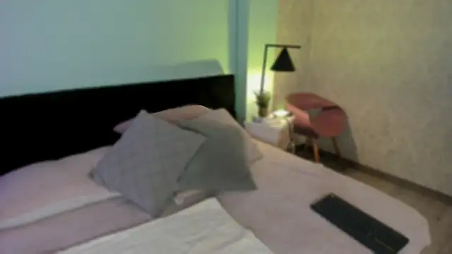 EvaaStevens online show from 10.25.25