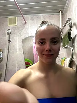 Snapshot of AlisaKissss chatting on 10.27.25 AlisaKissss online show from 10.27.25