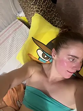 Snapshot of AlisaKissss chatting on 10.29.25 AlisaKissss online show from 10.29.25