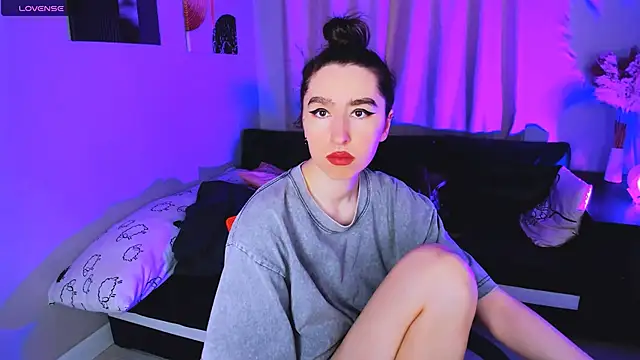 Snapshot of Lily_xBabe chatting on 11.19.25 Lily xBabe online show from 11.19.25