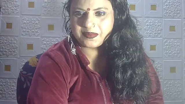Snapshot of Sexy_komolika chatting on 01.28.25 Sexy komolika online show from 01.28.25