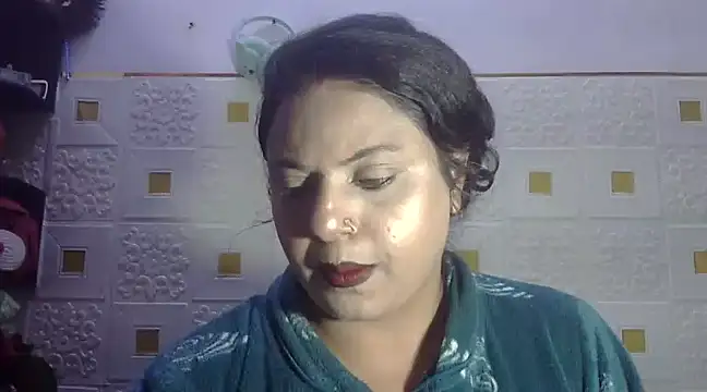 Snapshot of Sexy_komolika chatting on 02.15.25 Sexy komolika online show from 02.15.25